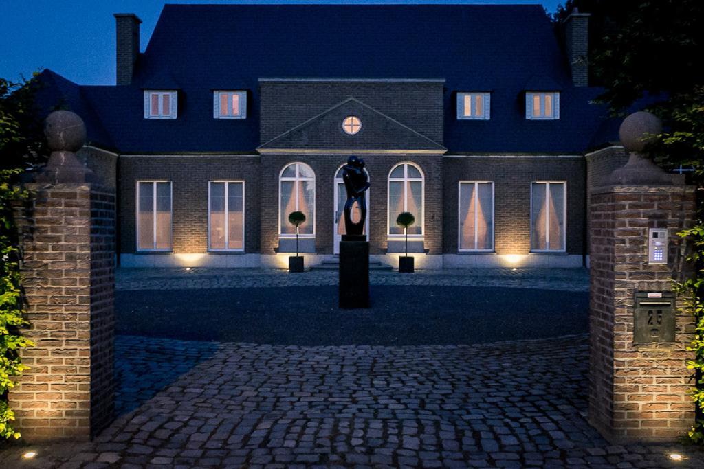 Villalux Kortessem Exteriör bild